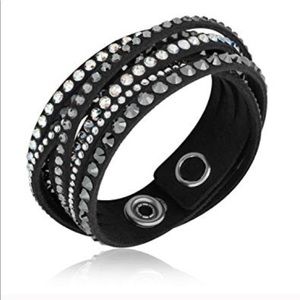Swarovski
Slake Crystal Wrap Bracelet